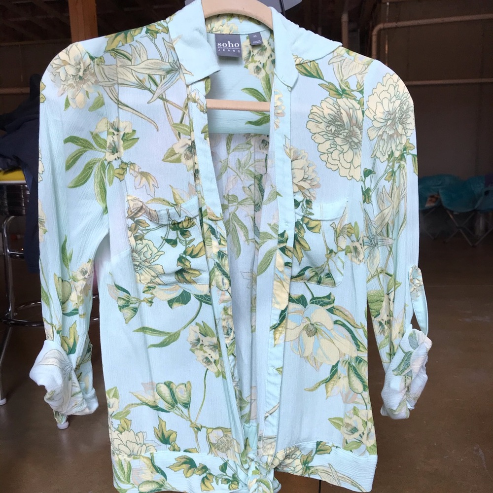 New York and Company floral button up blouse